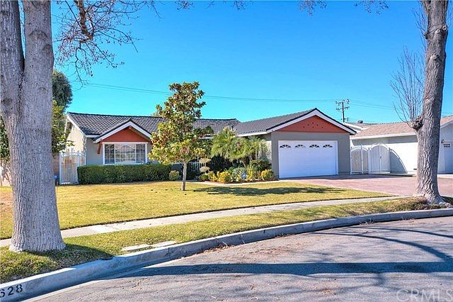 1st image of 1222 W Randall Way