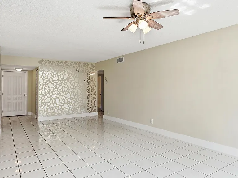 3242 Perimeter Dr — Photo 10