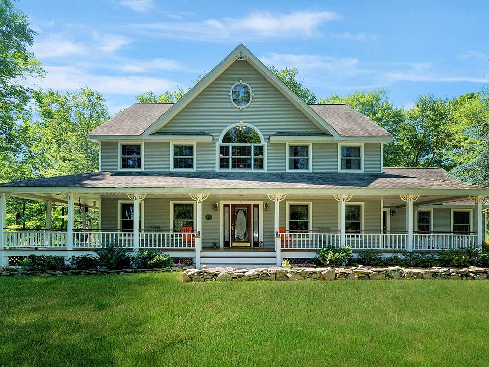 1st image of 40 Fox Hill Dr