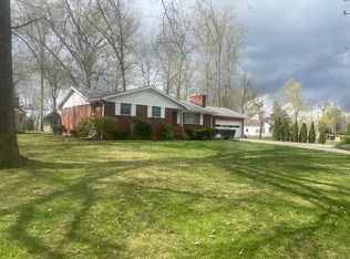 280 Meadowbrook Rd, Hermitage, PA 16148