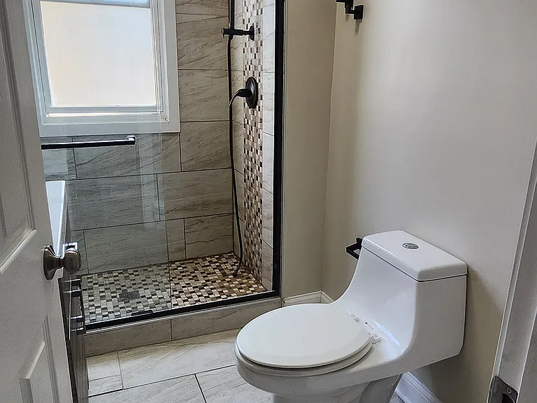 2032 N Kostner Ave #3 — Photo 9