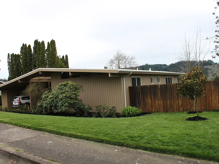 1728 W 34th Pl — Photo 18