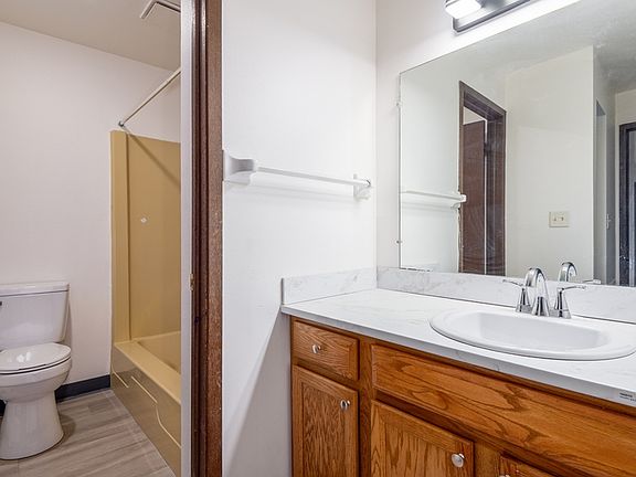 4th image of 186 Morningside Dr APT 11
