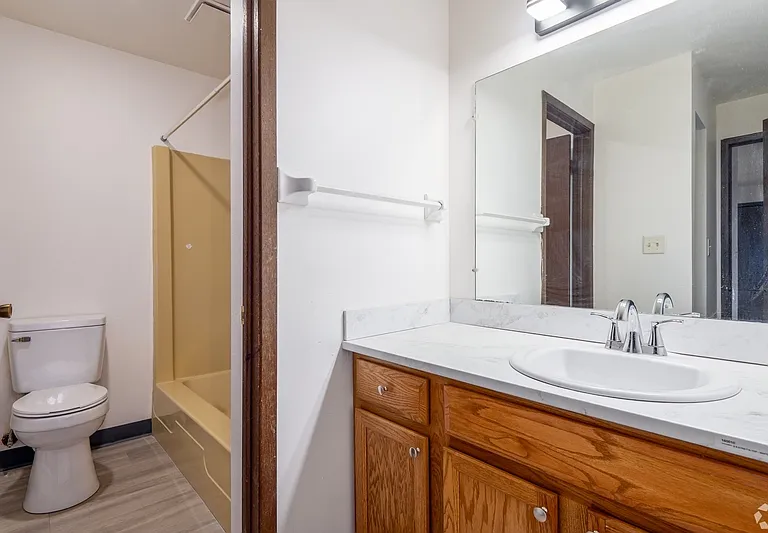 186 Morningside Dr #11 — Photo 4