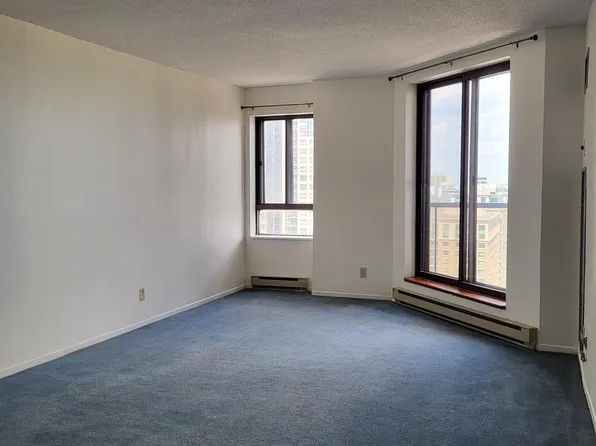 130 Besserer St #1810, Ottawa, ON K1N 9M9