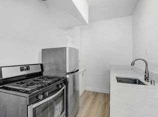 Ancelle, Los Angeles, CA 90005