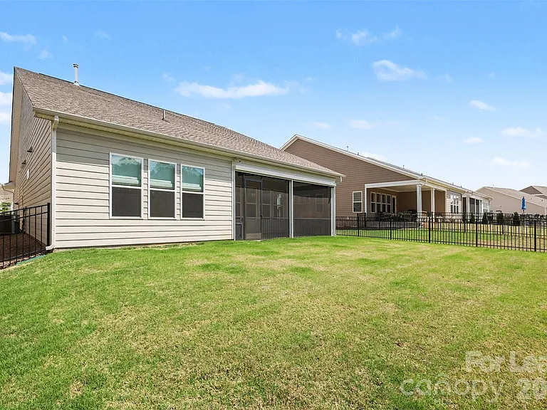 2026 Lake Como Dr — Photo 27