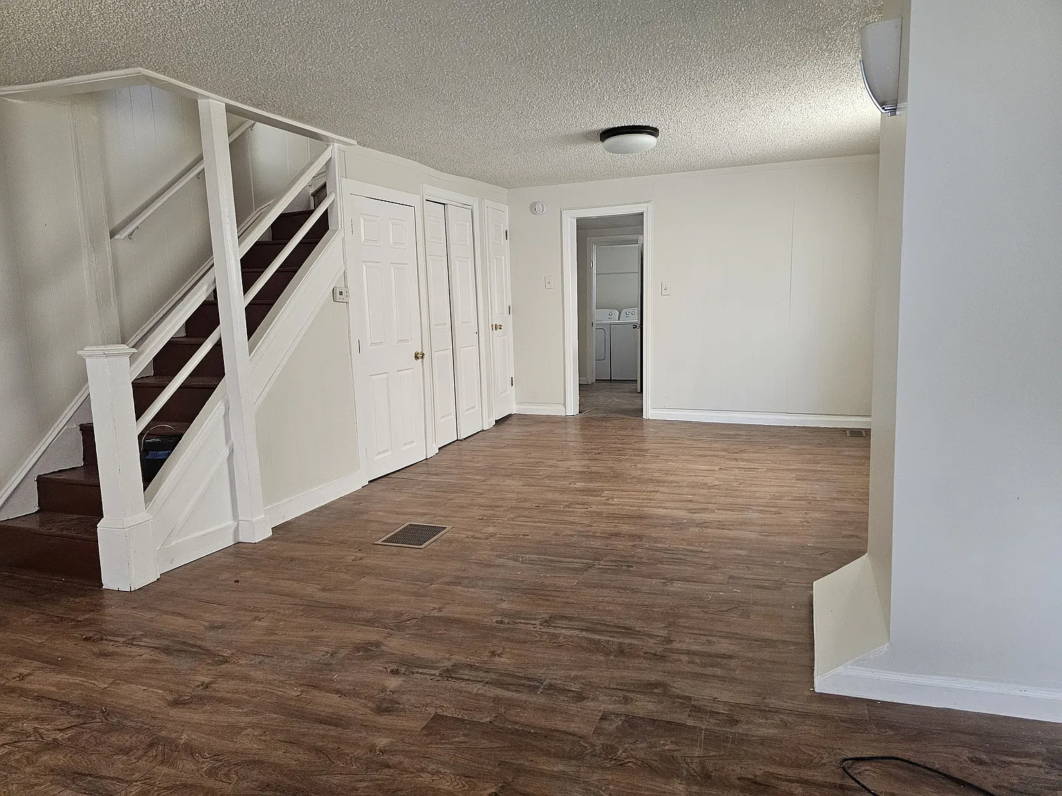 3 bed, 1269 sqft, $1,850 — Photo 2