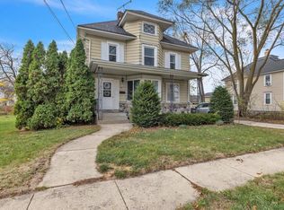 307 Pleasant St, Mukwonago, WI 53149