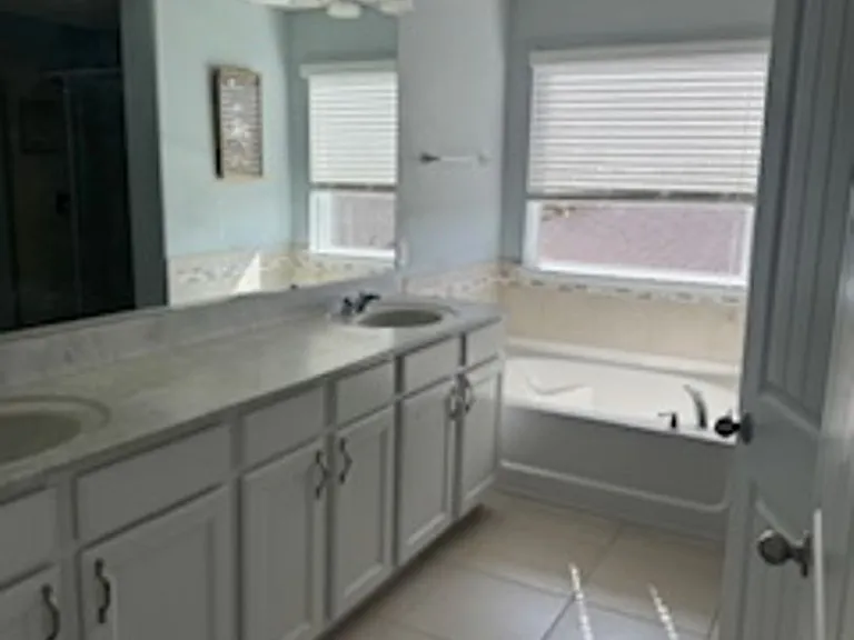 5717 SW 49th Ave — Photo 38