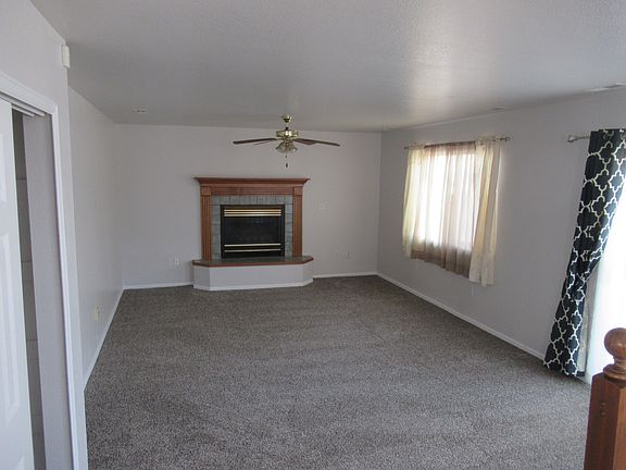 3rd image of 3190 Leoti Dr