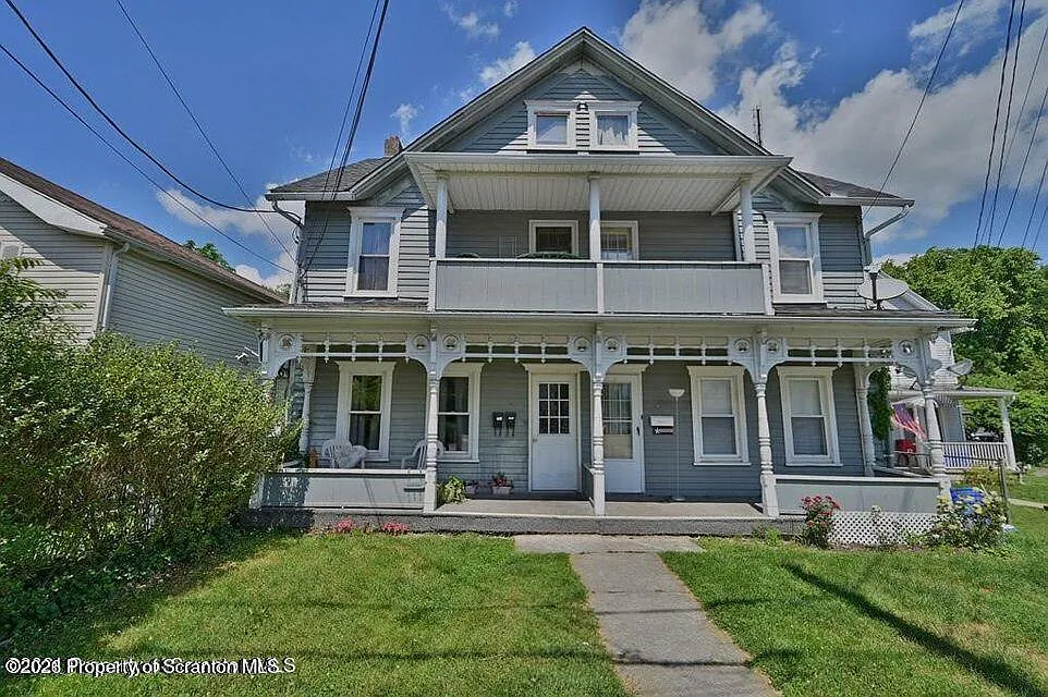 2 bed, 1.0 bath, 800 sqft, $1,150 — Photo 2
