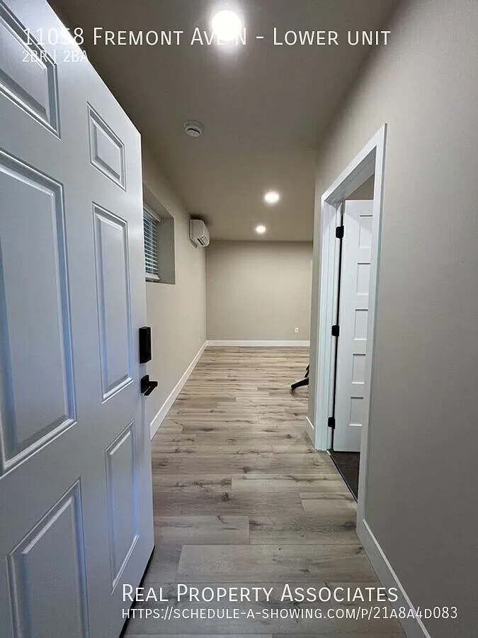 2 bed, 2.0 bath, 950 sqft, $2,800 — Photo 2