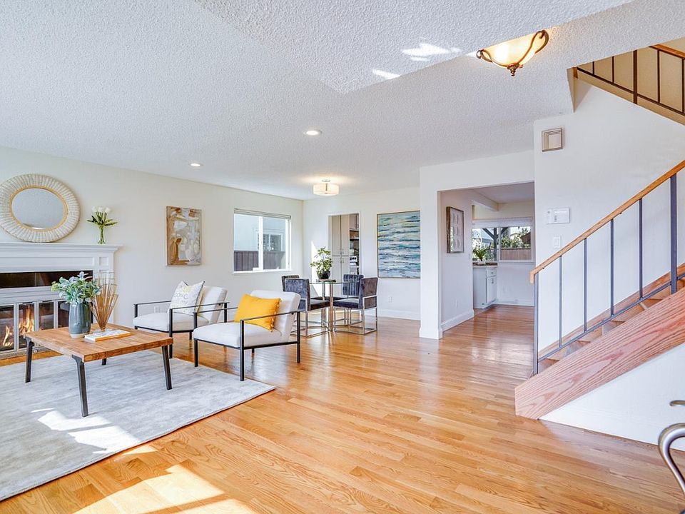 1st image of 33501 Bardolph Cir