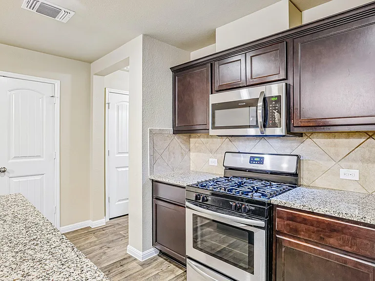 10604 Menominee Falls Ln — Photo 12