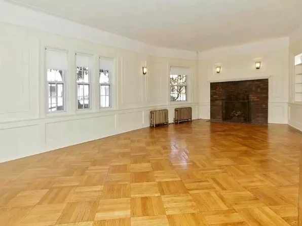 621 East 26th Street image 1 of 20