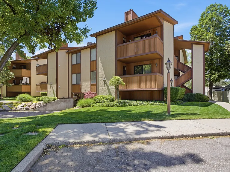 6834 S Countrywoods Cir #22E — Photo 17