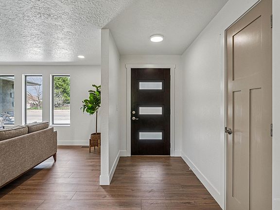 5th image of 9709 W McMillan Rd