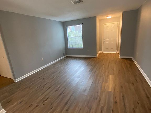 4th image of 4417 Woodland Dr