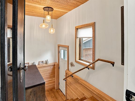 5th image of 782 Quast Ln