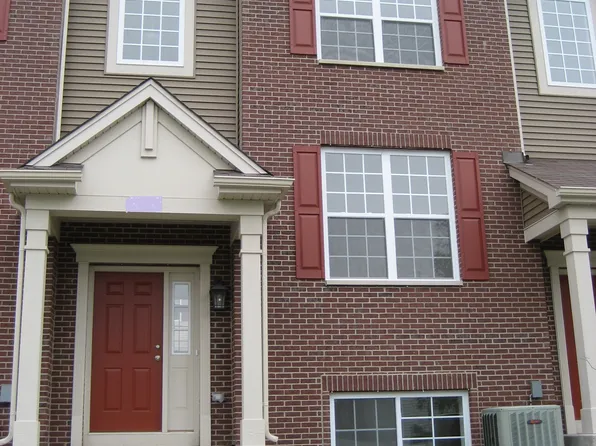 907 Neudearborn Ln, Naperville, IL 60563