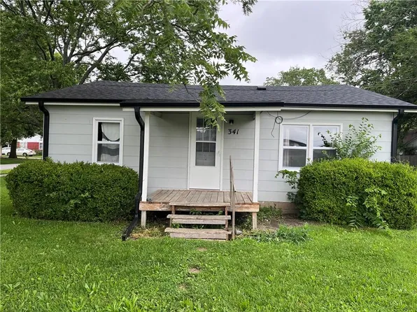 341 W 4th St, Wellsville, KS 66092