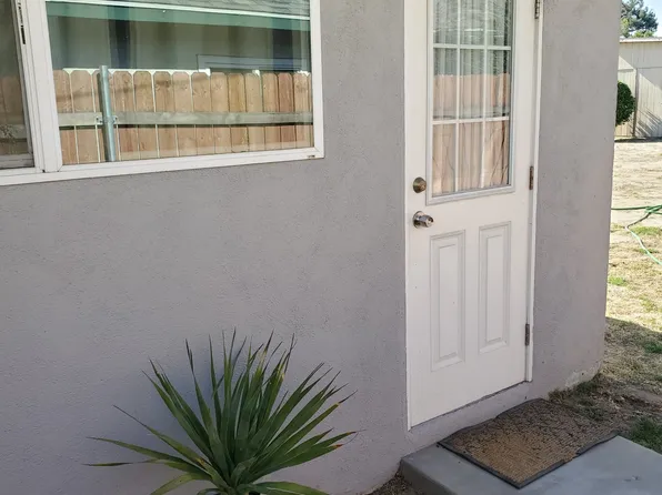 25647 1/2 Cottonwood Rd #1/2, Loma Linda, CA 92354