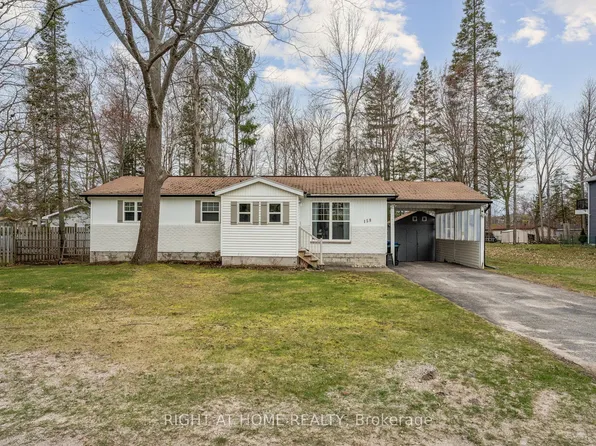 158 Zoo Park Rd, Wasaga Beach, ON L9Z 2P2