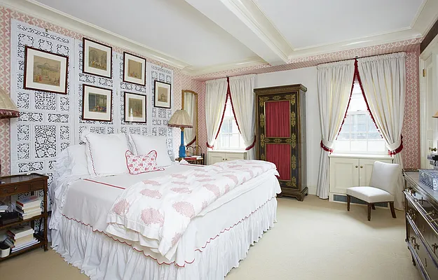 Sold by Compass | media 22