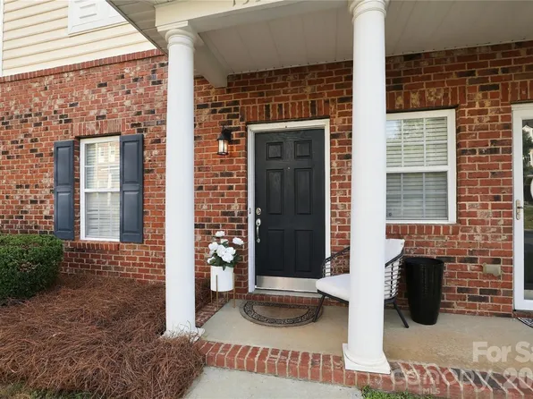 15329 Jade St, Charlotte, NC 28277
