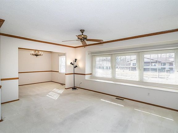 4th image of 4967 Tealby Ct