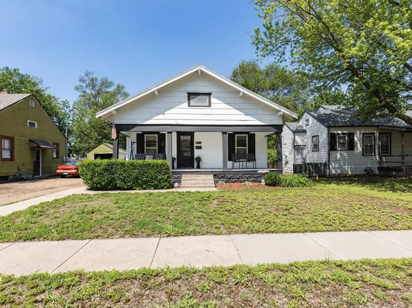 223 N Meridian Ave, Valley Center, KS 67147