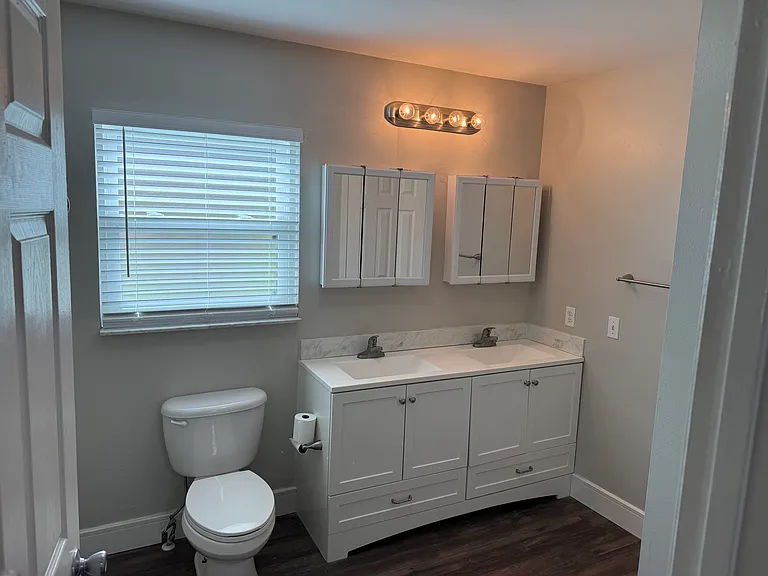 1703 W Granfield Ave — Photo 5