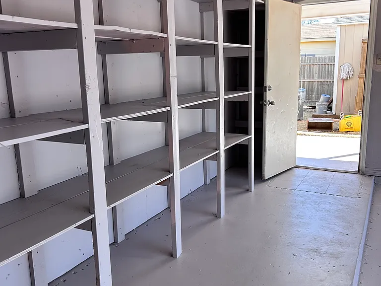 610 N Durant Ave — Photo 24