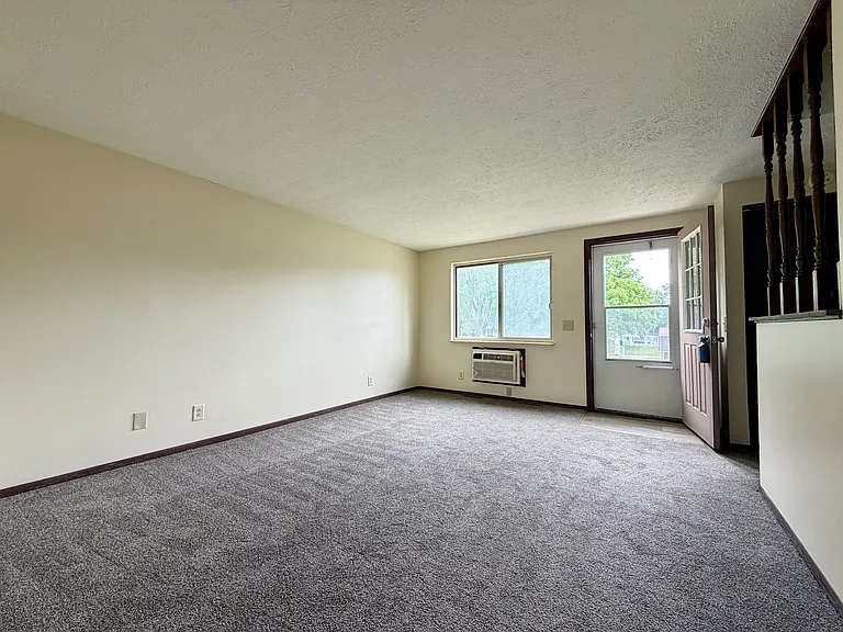 331 Locke Ave NW #333 — Photo 3