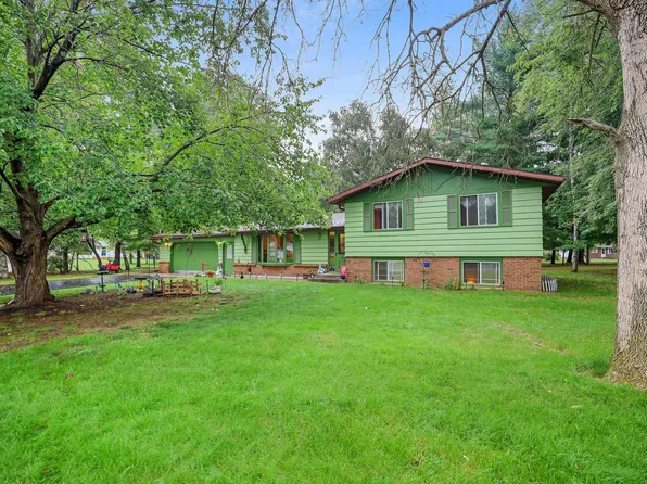104 Crestwood Ct, Shawano, WI 54166