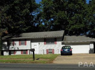 1403 N Parkway Dr, Pekin, IL
