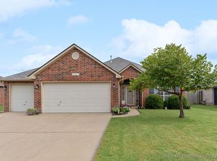 10911 E 121st St N, Collinsville, OK 74021