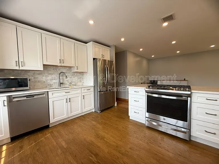 1645 Highland Blvd — Photo 8
