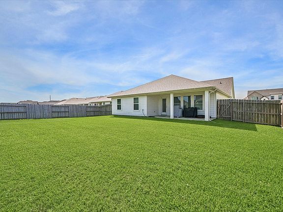 5th image of 13911 Red River Dr