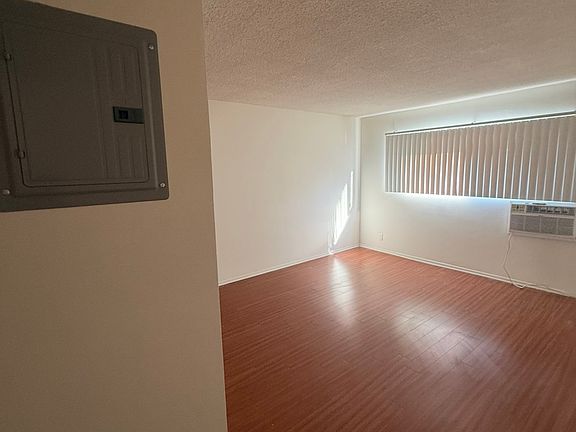 5th image of 5524 Corteen Pl #15