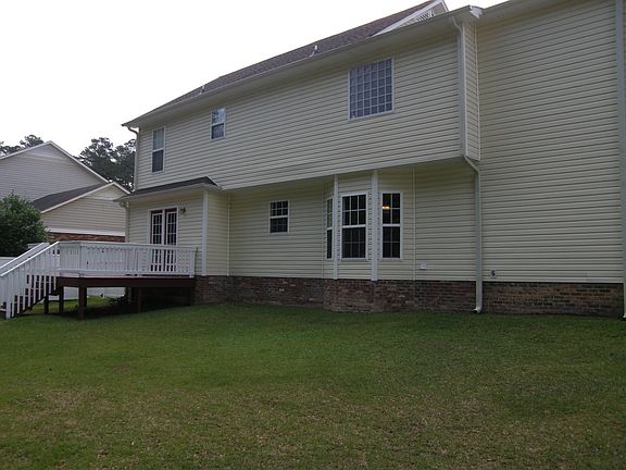 3rd image of 320 Peterson Pl