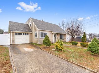 39 Prospect Ave, Edison, NJ 08817
