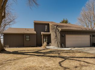 4408 Manor View Dr NW, Rochester, MN 55901