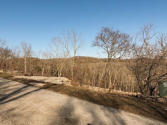 5th image of 306 Canada Dr