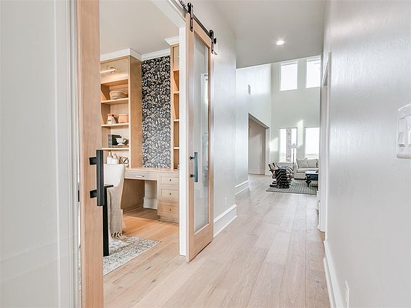 5th image of 4629 Red Cedar Ave