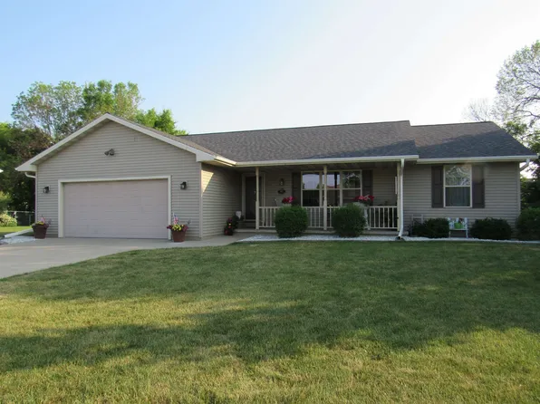 1911 S Cross Creek Cir, De Pere, WI 54115