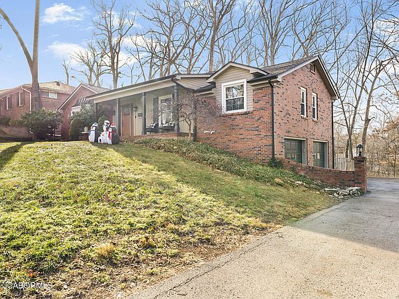 4th image of 1110 Primrose Dr