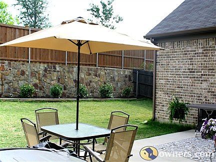 Back Patio/Huge Yard