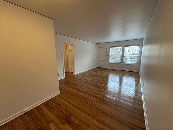 3rd image of 2021 SE Oak St #2035-02
